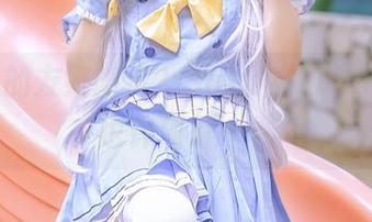 万圣节的友好幽灵？Sayo Momo的写真也许值得一看
